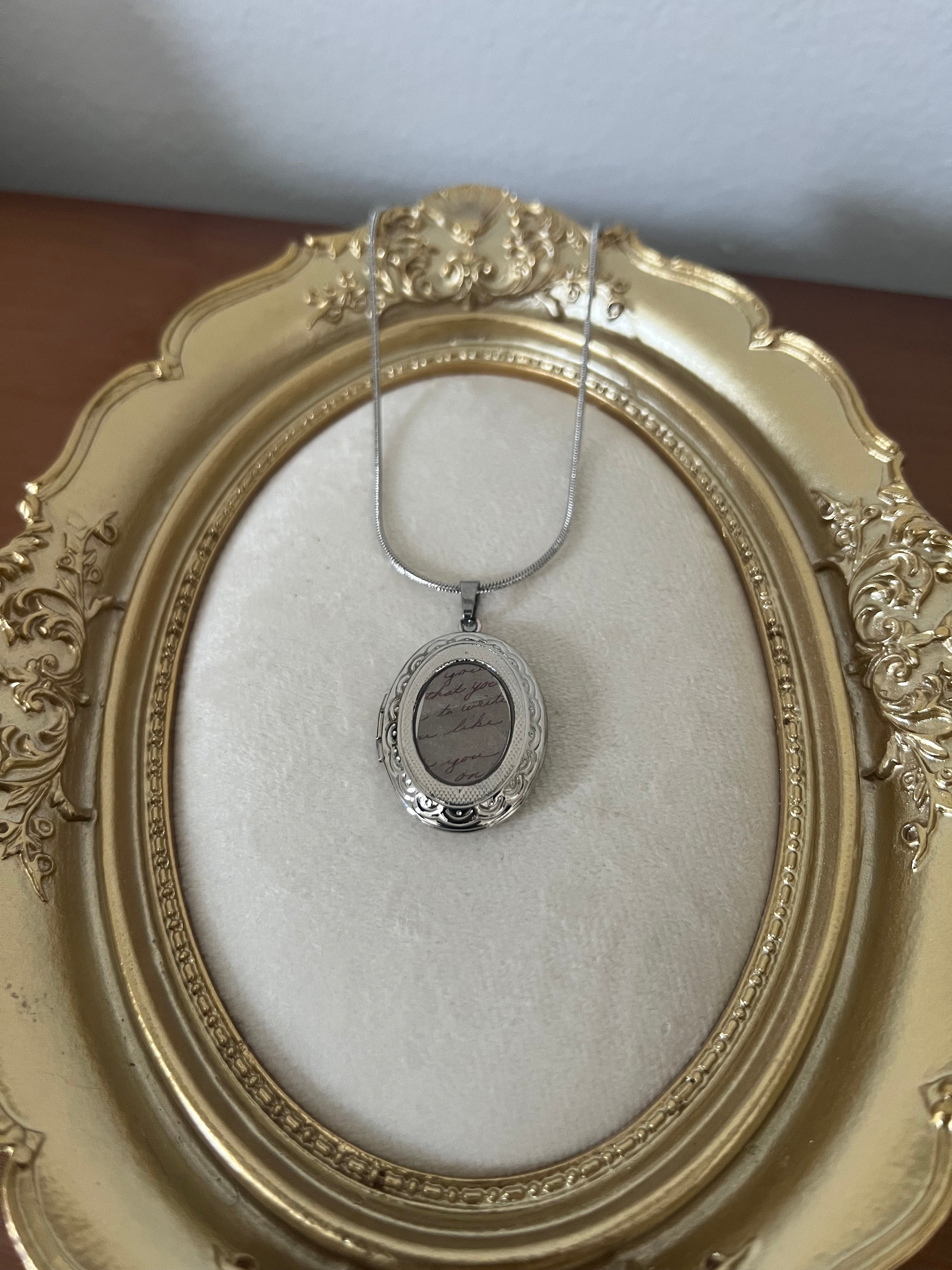 Written note locket necklace
